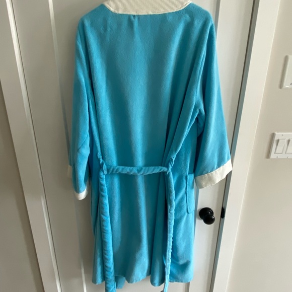 <3Vintage Cloth Robe - Picture 2 of 2